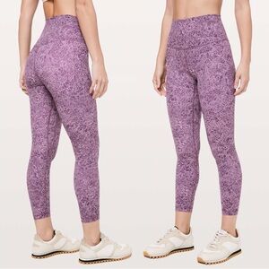 LULULEMON • Align Crop Leggings 21”
Arabesque Antoinette Smoky Quartz